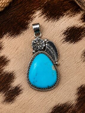 925 Sterling Silver Turquoise Floral & Feather Pendant